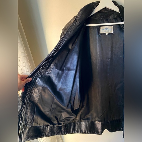 Vintage black leather batwing jacket - Picture 12 of 16